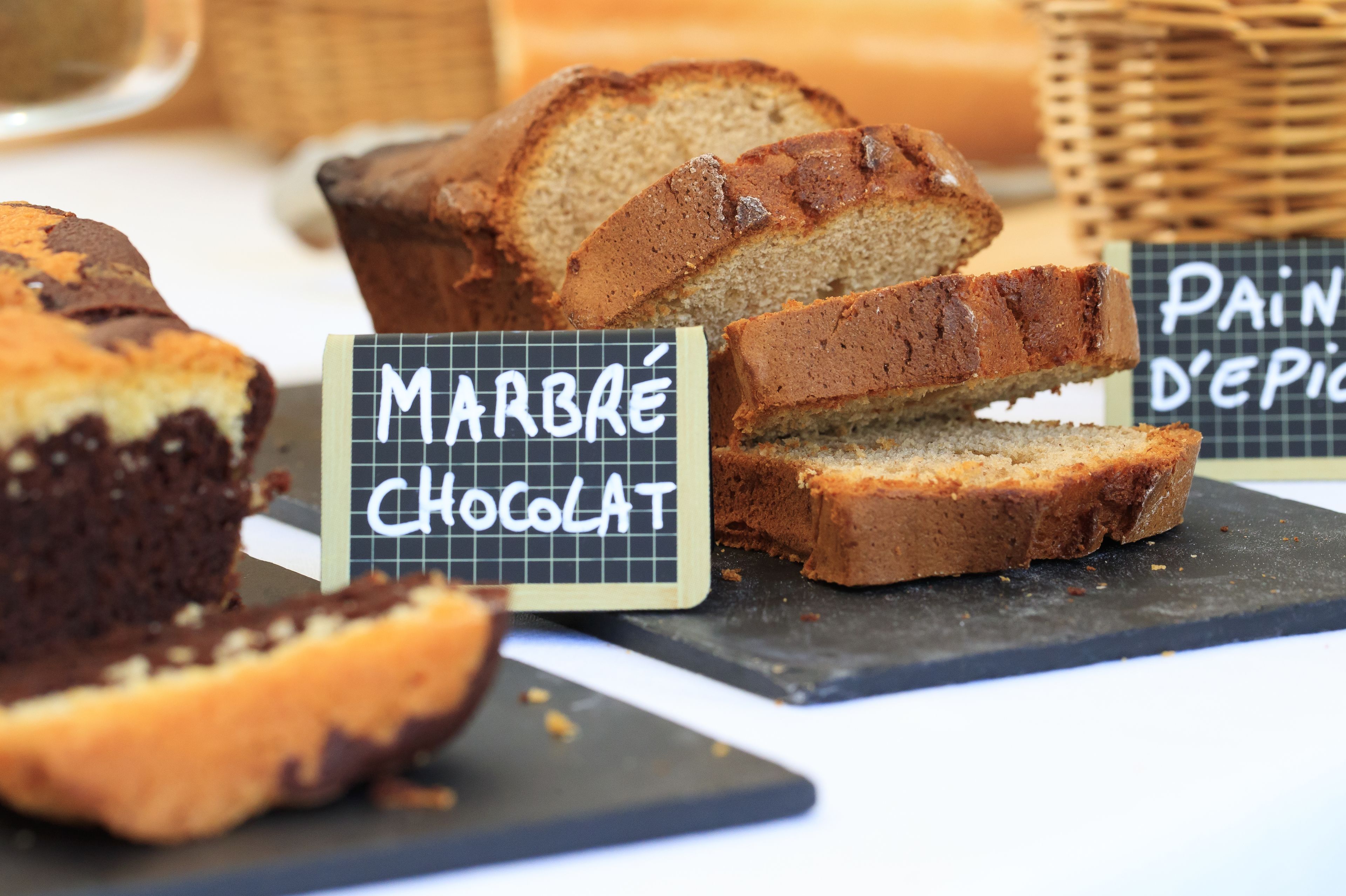 breakfast (eur 10 per person)