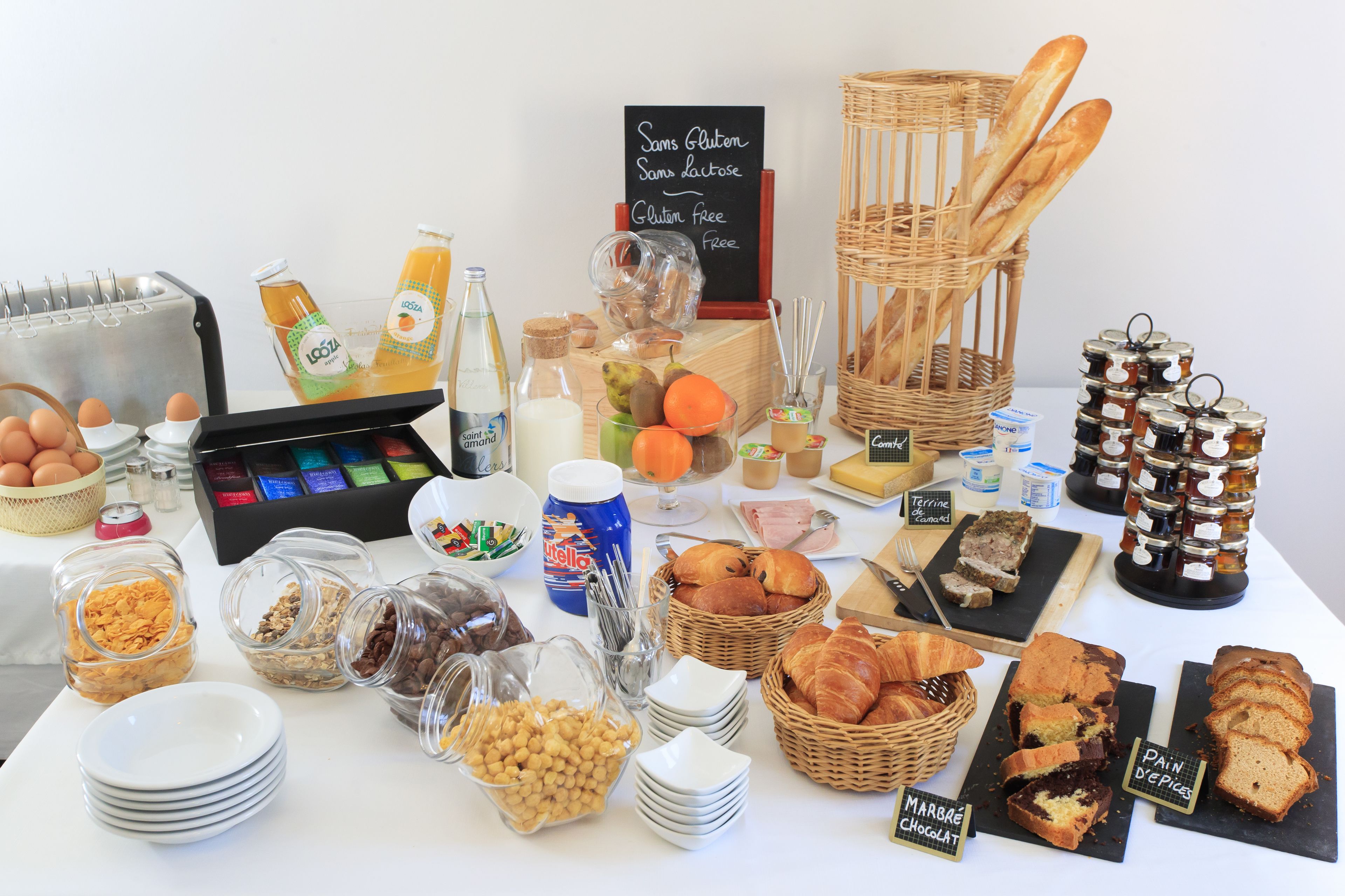 Petit déjeuner (10 EUR par personne)