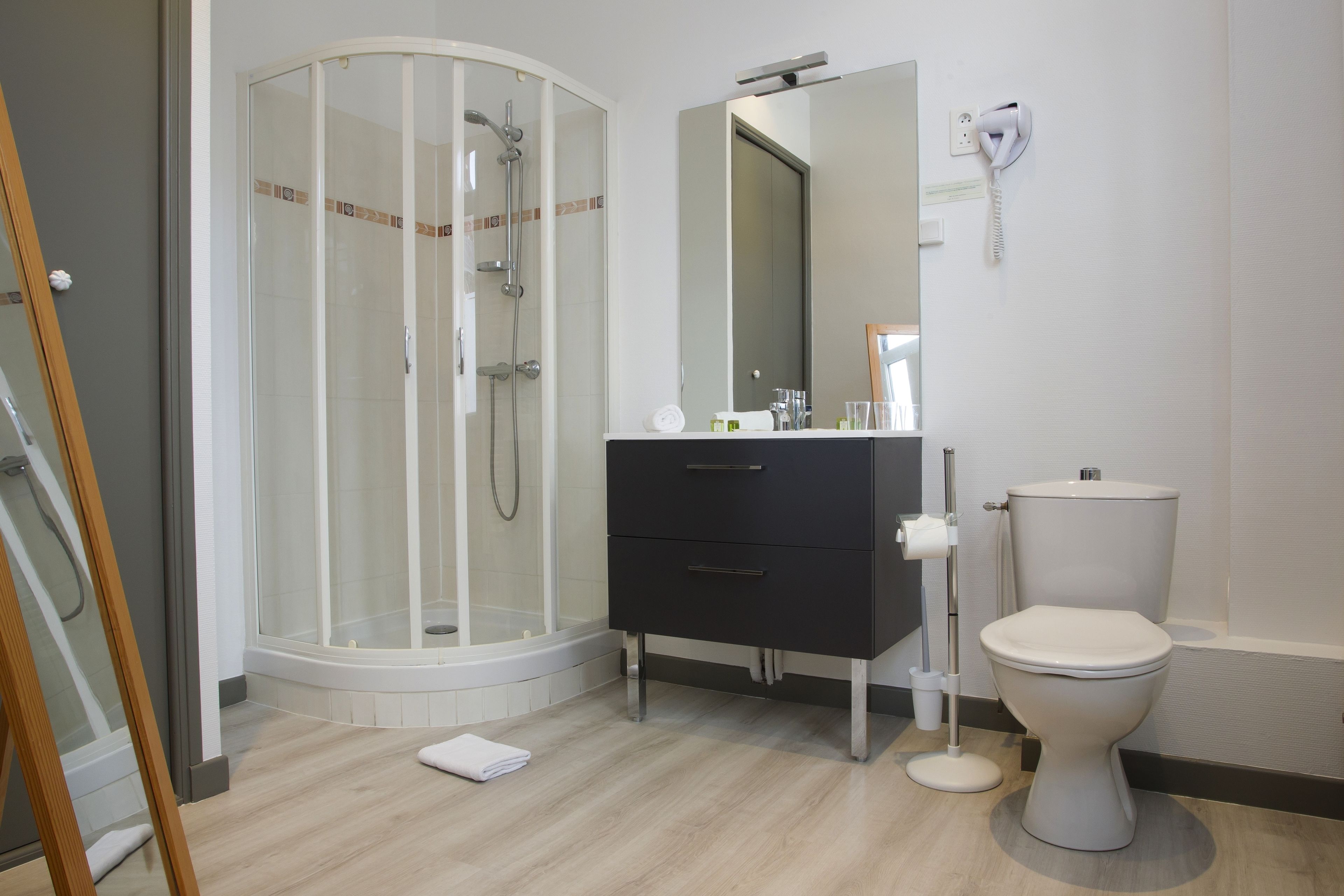 double room | bathroom | free toiletries, hair dryer