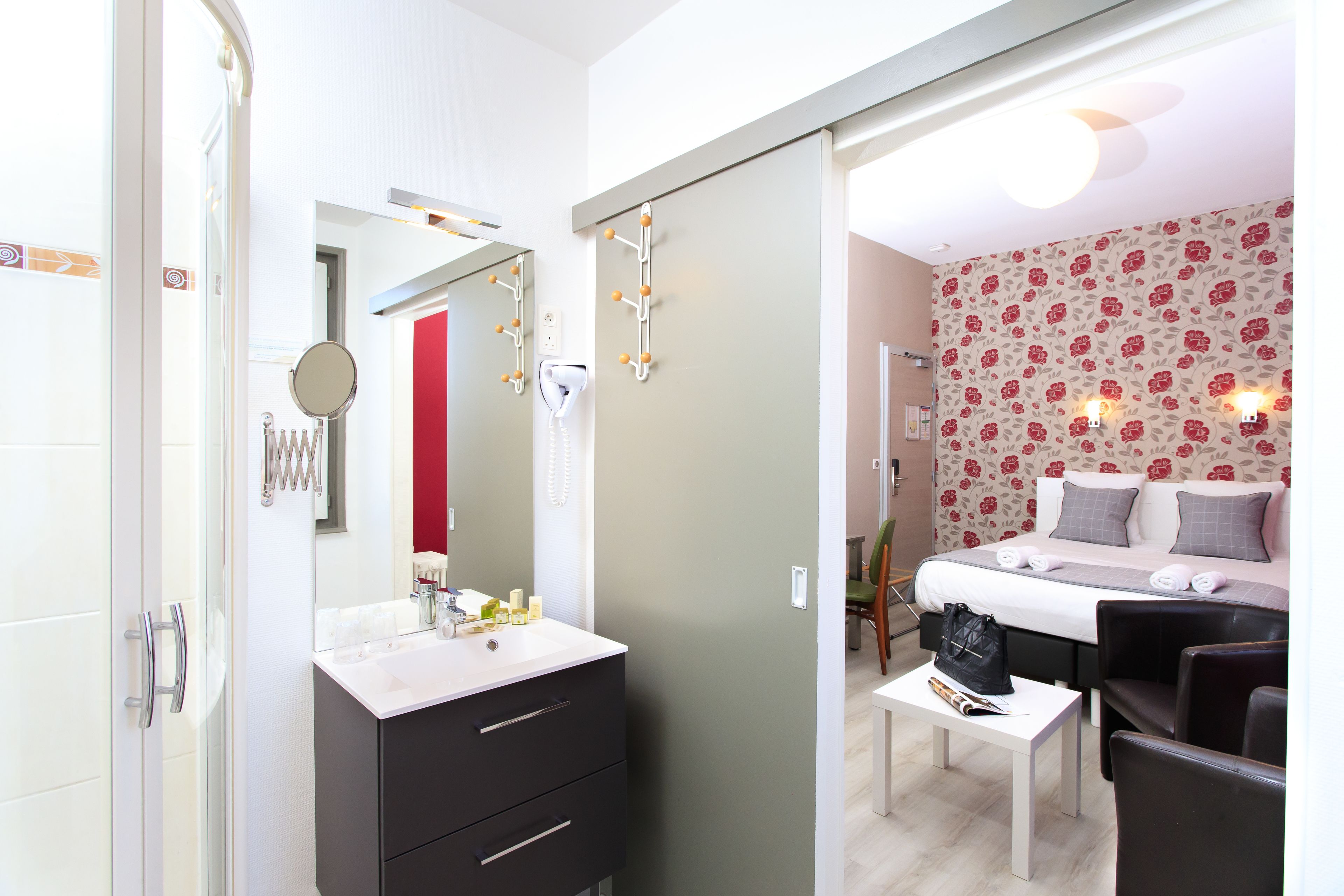 雙人房 | 書桌、免費無線上網