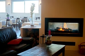 Se sirven desayunos, cenas y cocina regional 