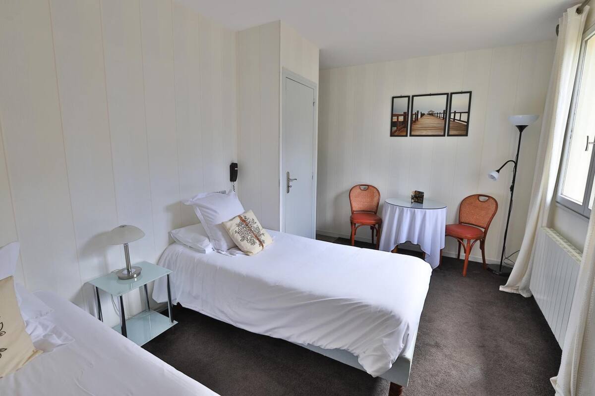 minibar, desk, free wifi, bed sheets