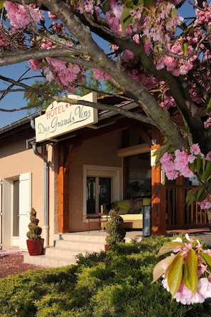 Exterior - Hotel Des Grands Vins (Fleurie)