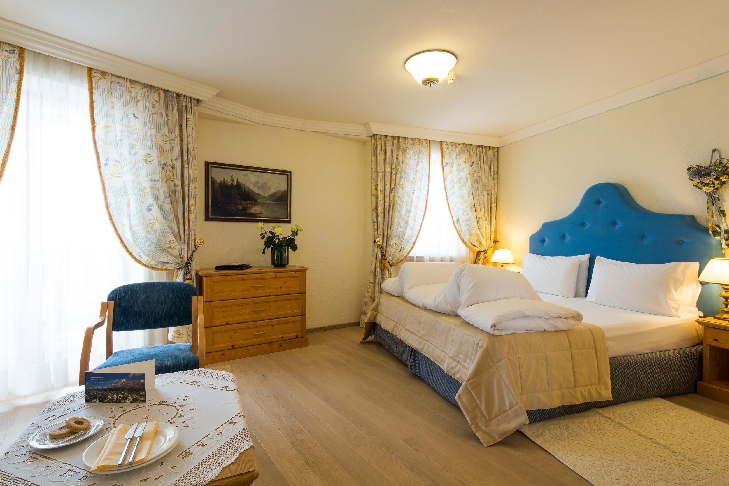 Egyptian cotton sheets, premium bedding, down duvets, minibar