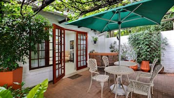 Superior Room Self-Catering | Terraço/pátio