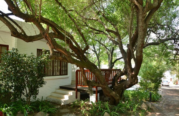 Luxury Double Room, Private Bathroom, Ground Floor | Garden view