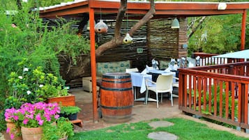 Tempat makan outdoor