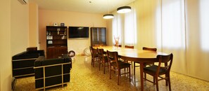 Her gün ücretsiz kontinental kahvaltı