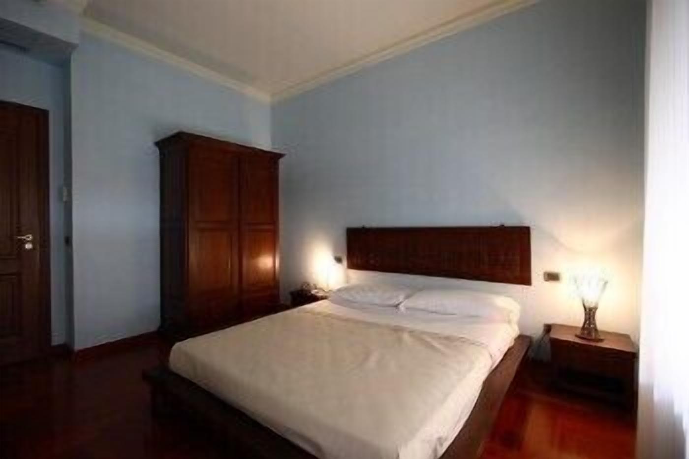 1 soverom, safe på rommet, skrivebord og strykejern/-brett