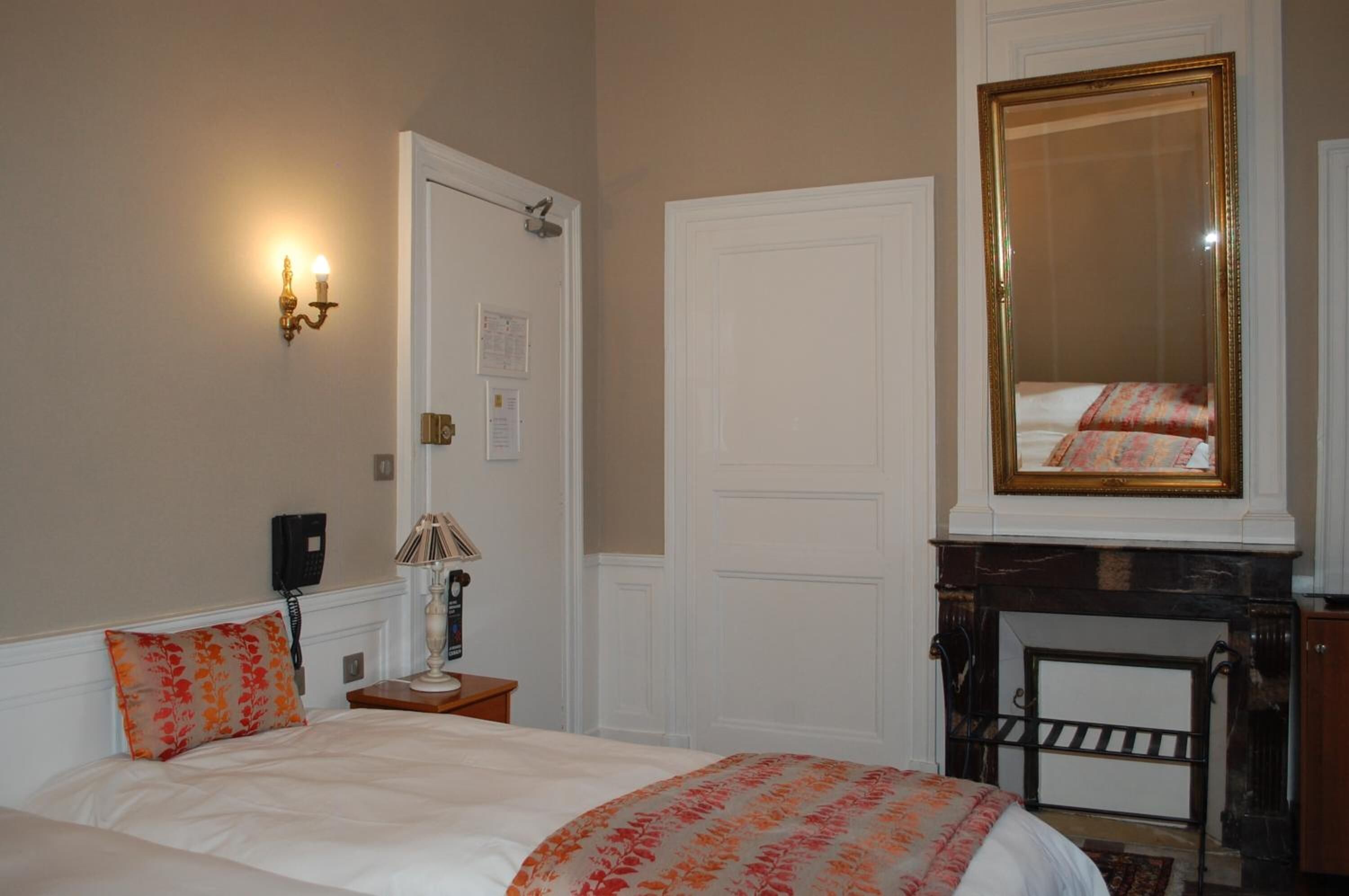 minibar, desk, soundproofing, free cots/infant beds