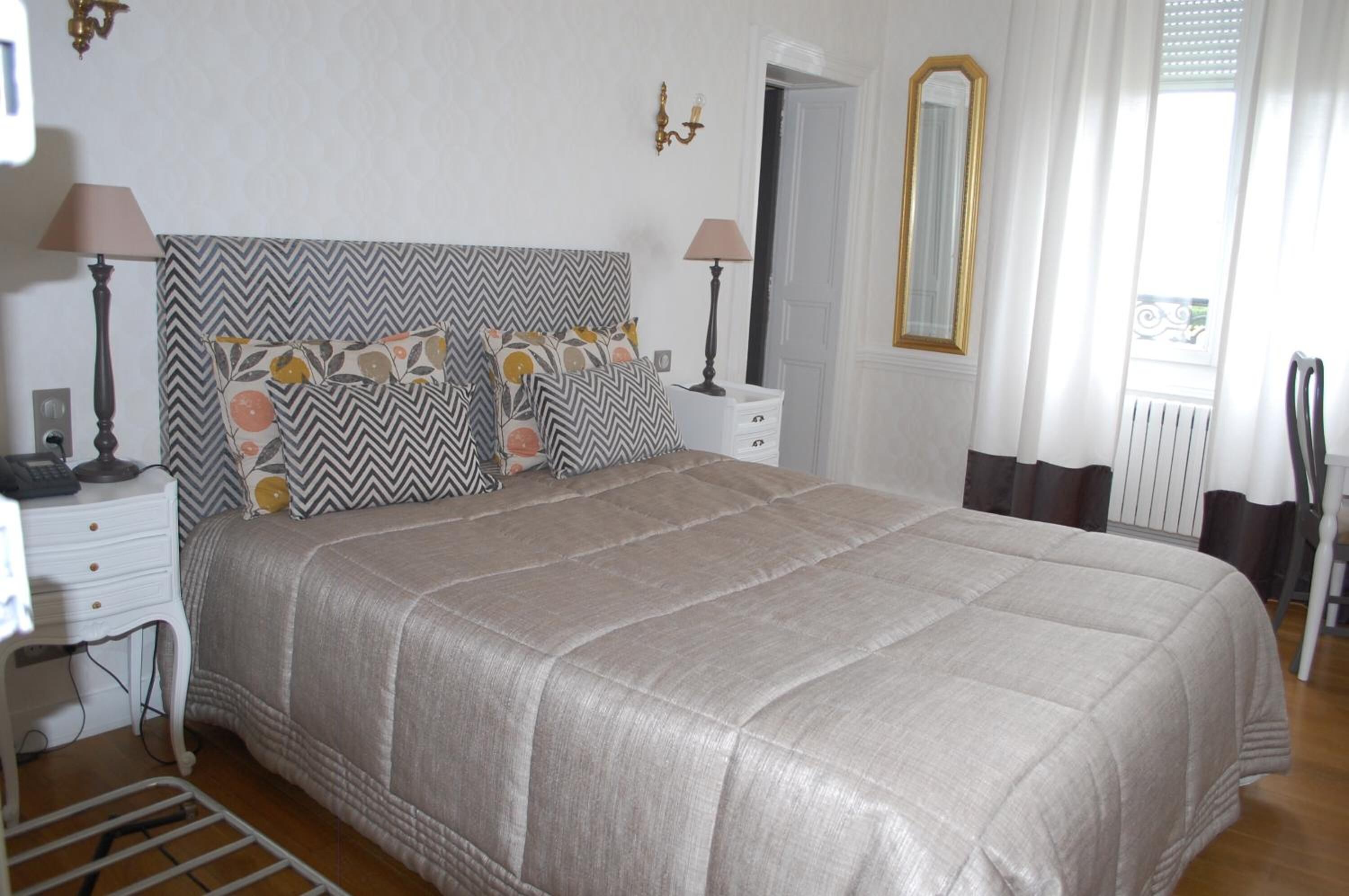 minibar, desk, soundproofing, free cots/infant beds