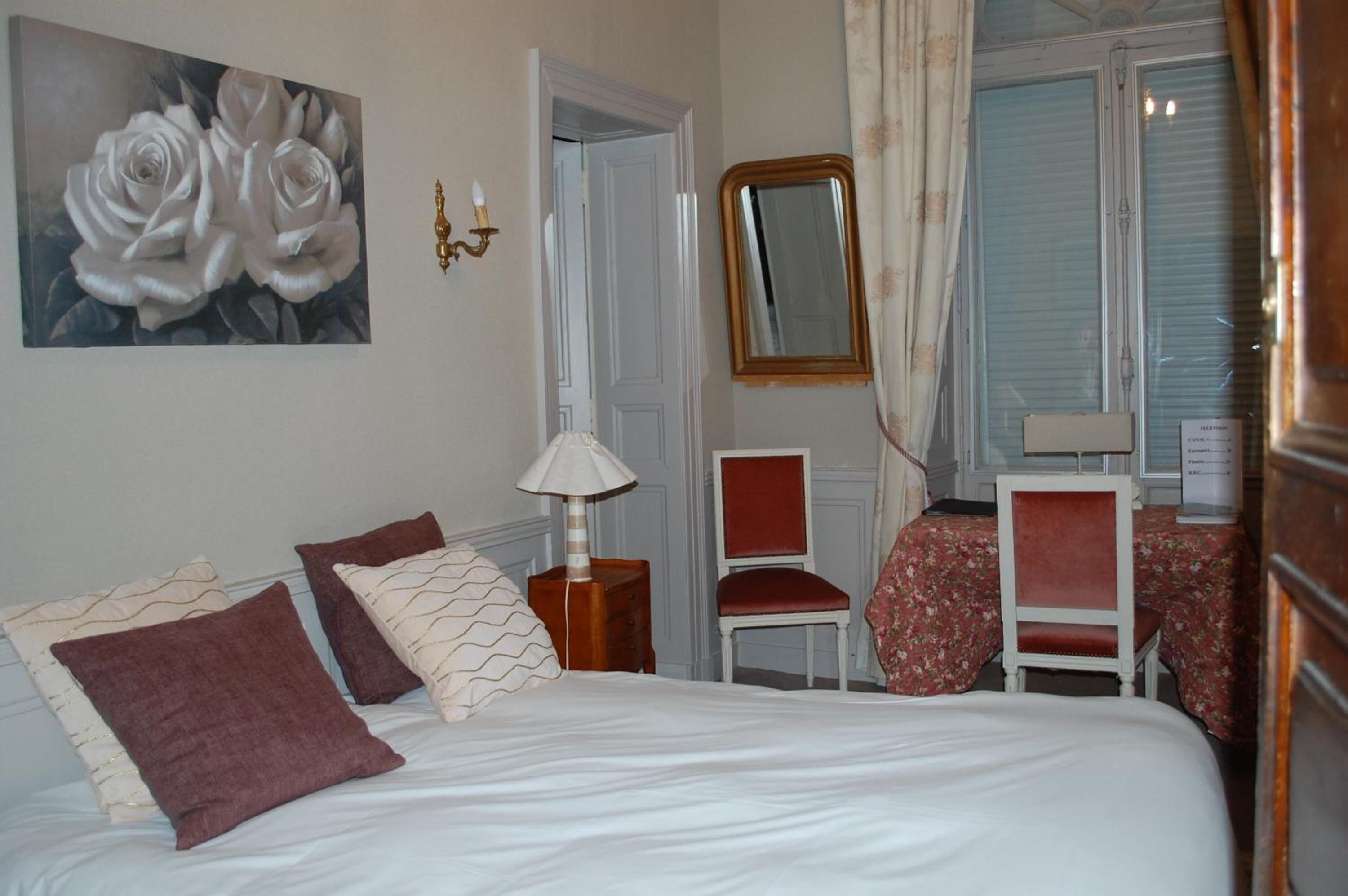 minibar, desk, soundproofing, free cots/infant beds