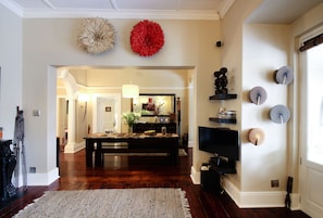 In-room dining - Jardin D'ébène Boutique Guesthouse (Cape Town)