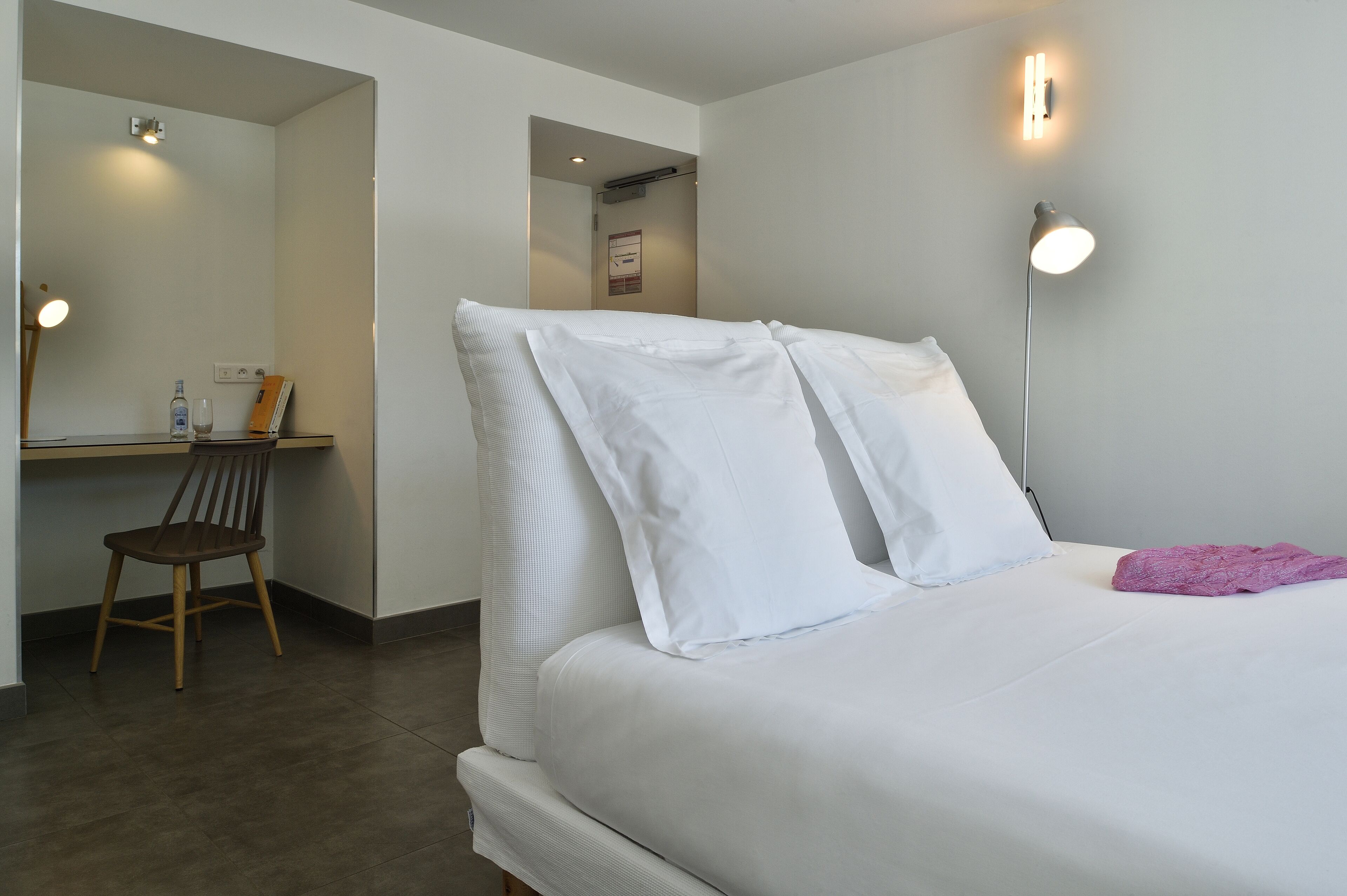 superior double room | desk, soundproofing, free wifi