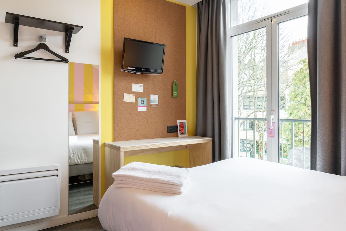 Small Double Room, 1 Double Bed | 2 bedrooms, premium bedding, desk, laptop workspace