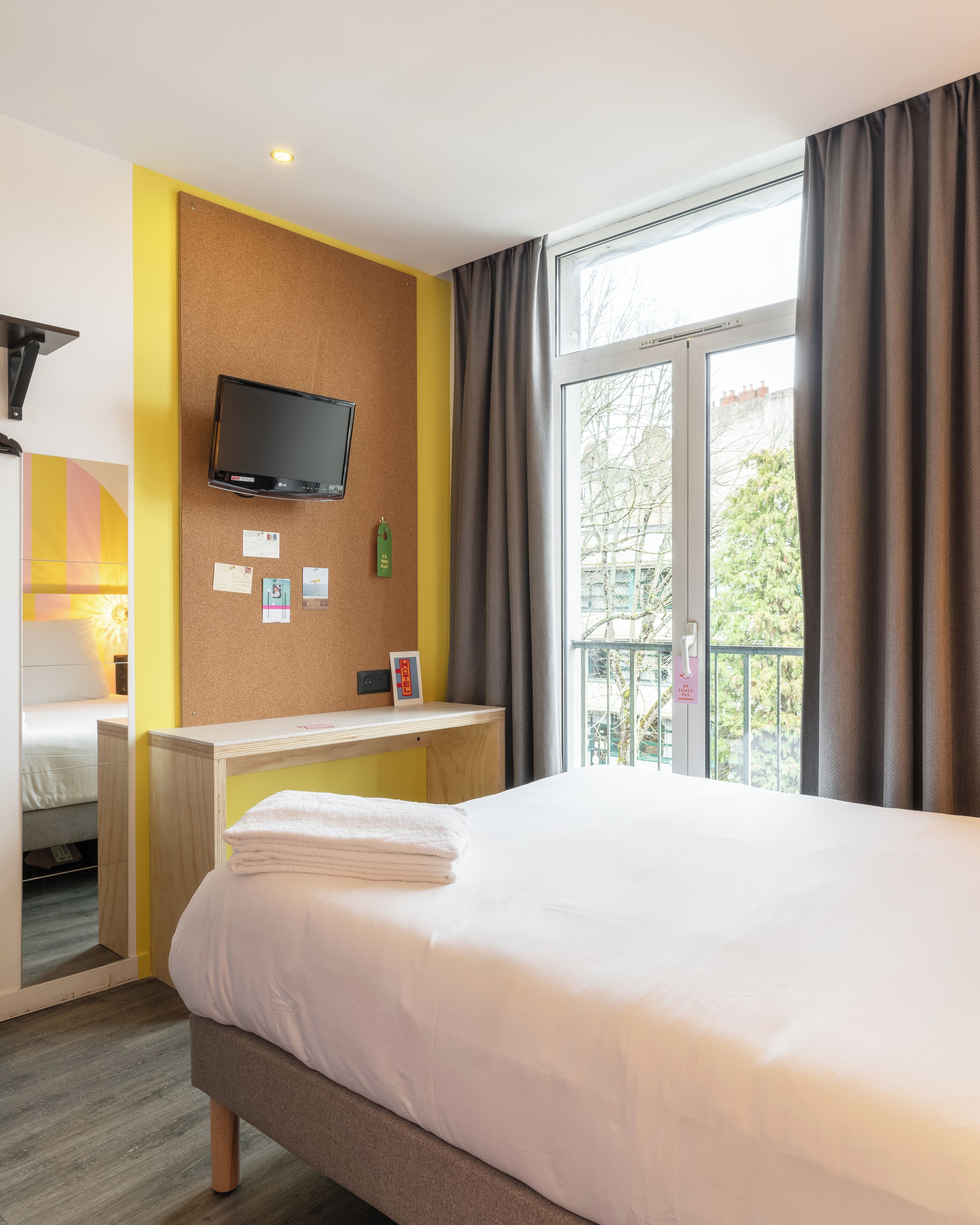 2 bedrooms, premium bedding, desk, laptop workspace