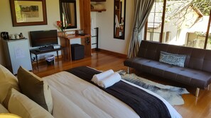 6 多间卧室、迷你吧、客房内保险箱、办公桌