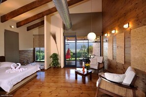 奢華套房, 按摩浴缸, 山谷景觀 | 高級寢具、書桌、遮光布/窗簾、免費無線上網