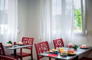 Daily buffet breakfast (EUR 12.90 per person)