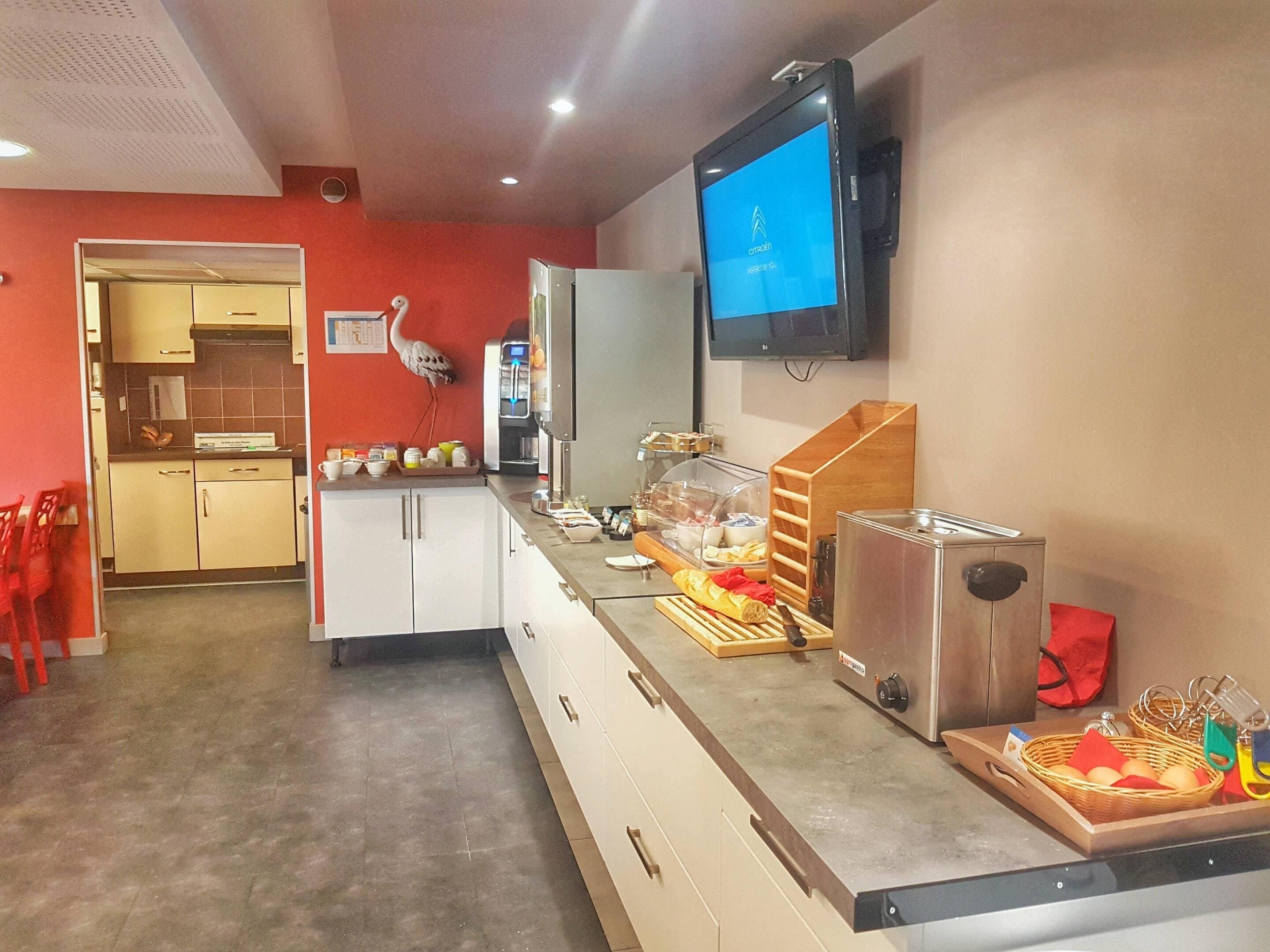 每日供應吃到飽早餐 (每人 EUR12.90)