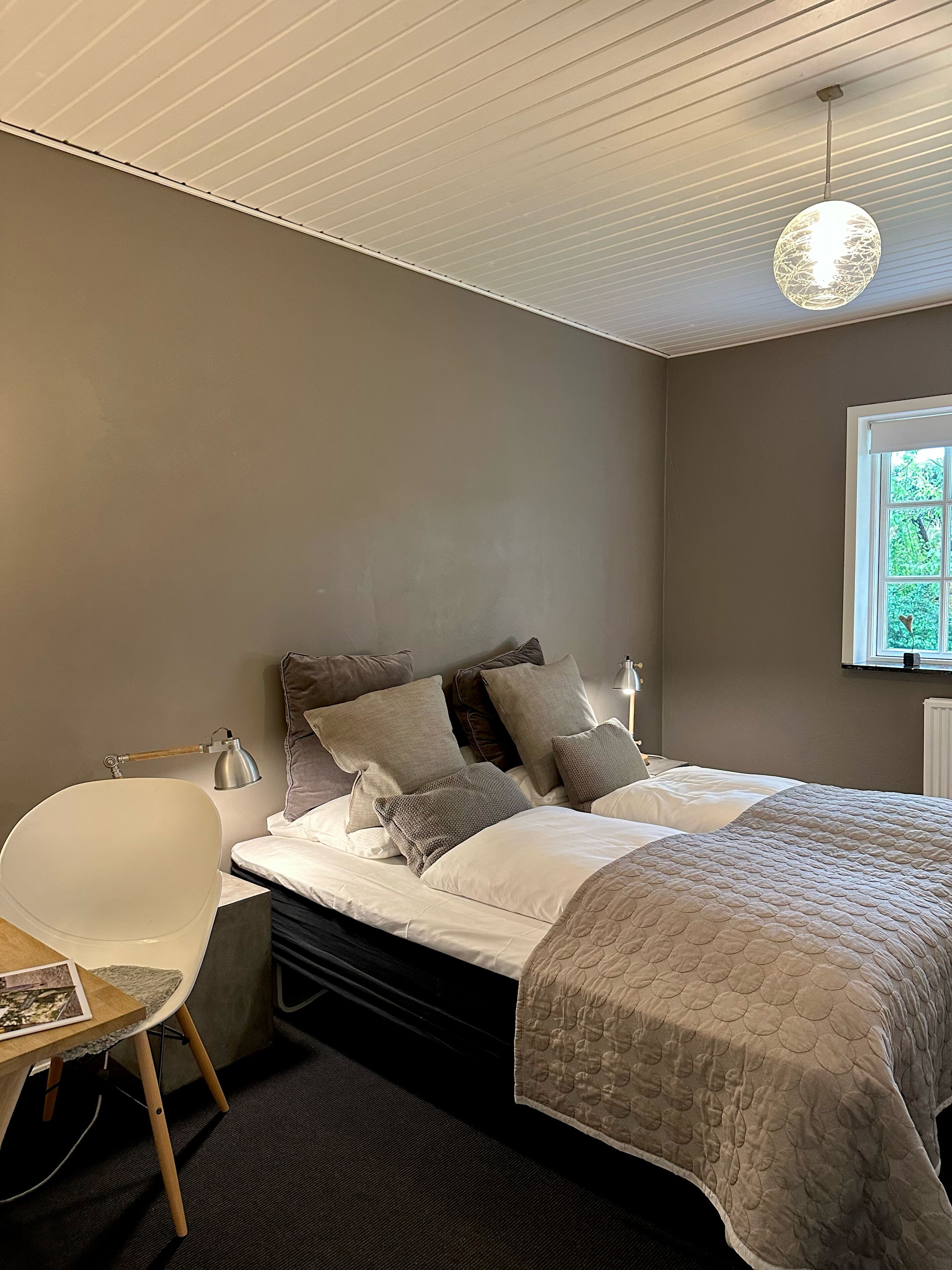 double room, private bathroom | iron/ironing board, free wifi, bed sheets