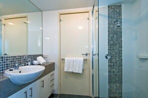 Ensemble douche/baignoire, baignoire à jets