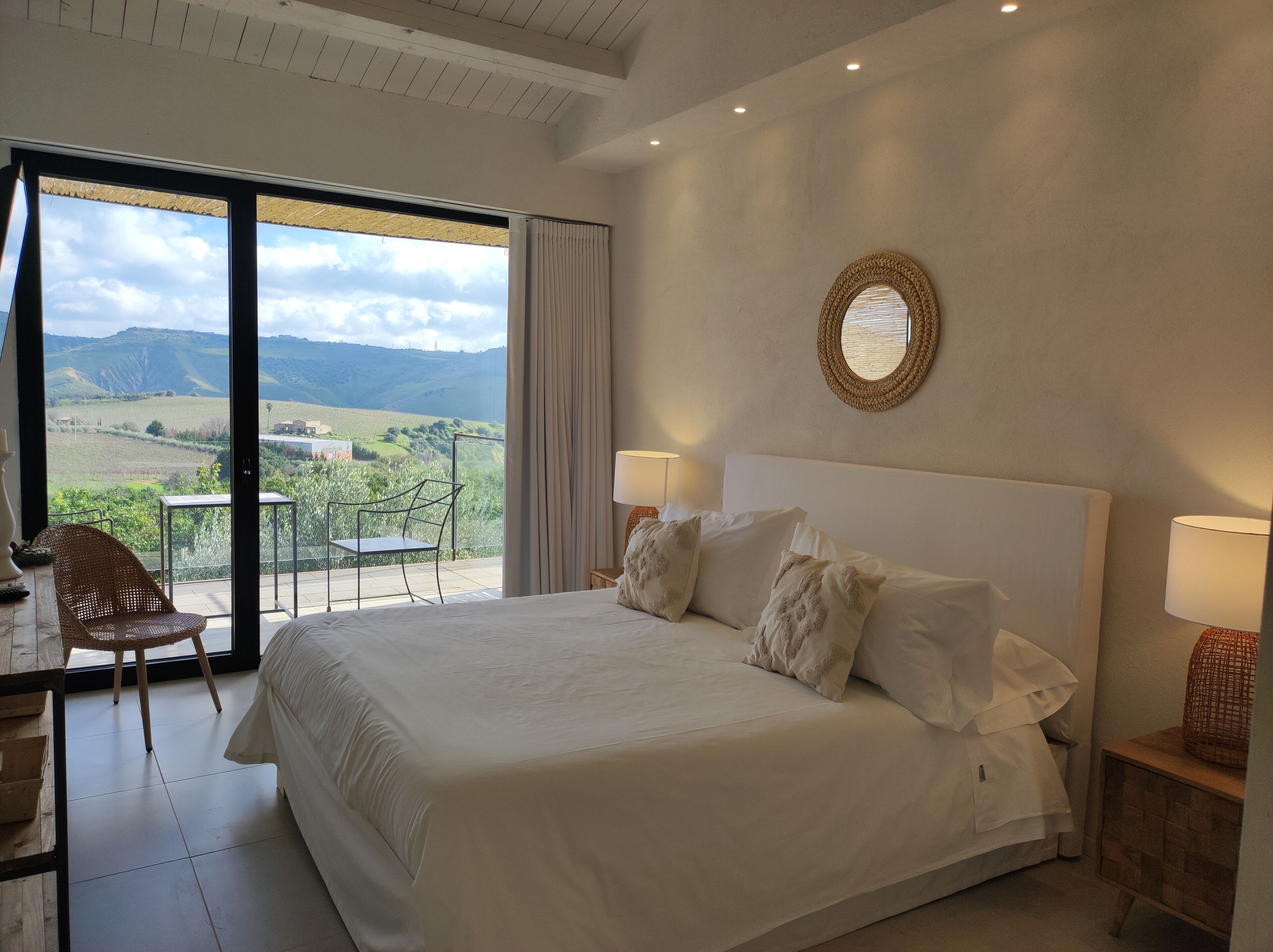 Phòng Superior, 1 giường đôi, ban công, quang cảnh vườn | Chăn bông, minibar, trang trí khác biệt 