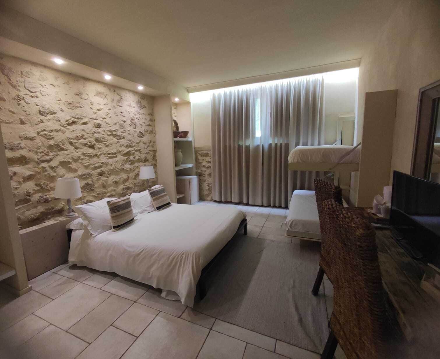 Daunenbettdecken, Minibar, individuell dekoriert