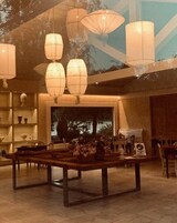 Se sirven desayunos, almuerzos y cenas; con vista al jardín