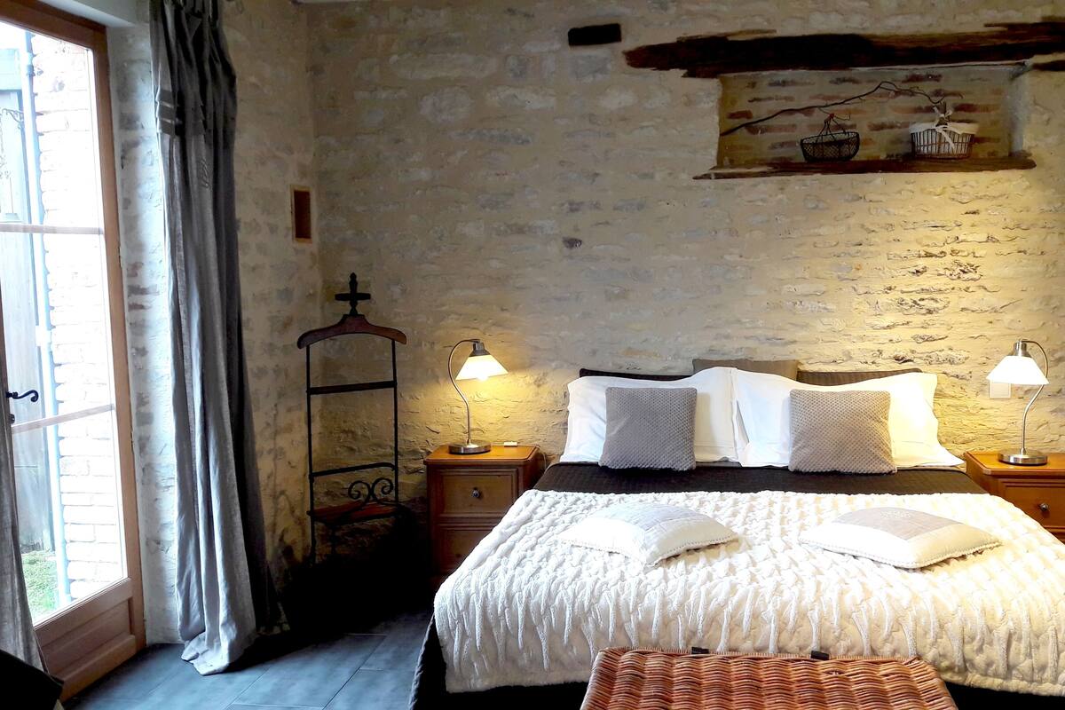 Doppelzimmer | Schreibtisch, schallisolierte Zimmer, kostenloses WLAN, Bettwäsche