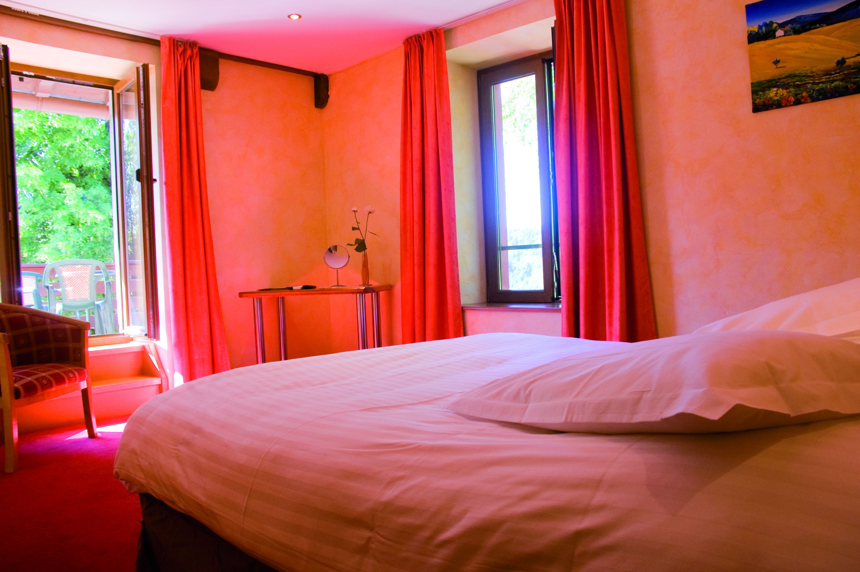 Free WiFi, bed sheets, wheelchair access