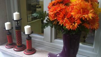 Buồng tắm vòi sen, đồ dùng nhà tắm miễn phí, máy sấy tóc, khăn tắm