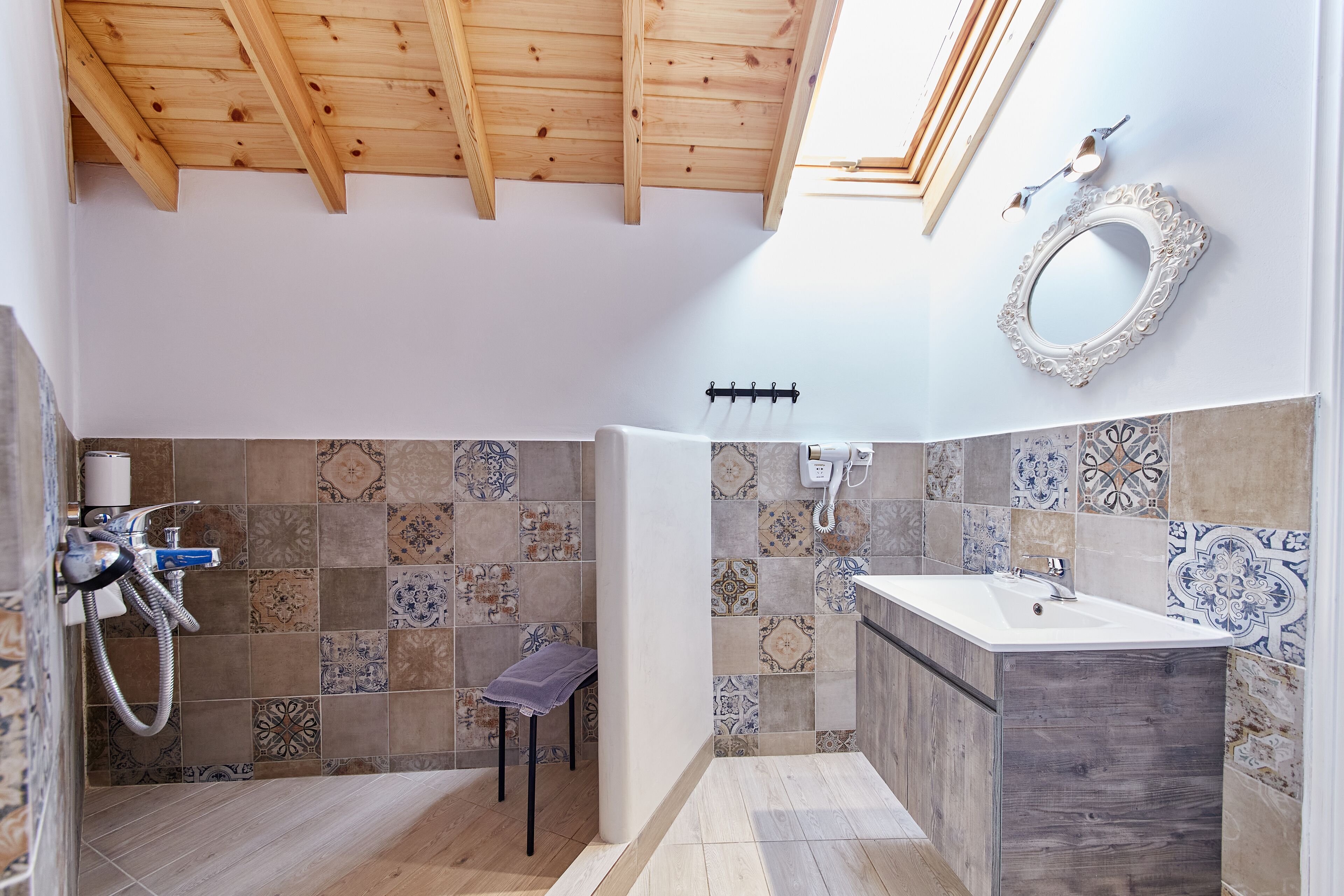 family loft | bathroom | shower, hair dryer, towels