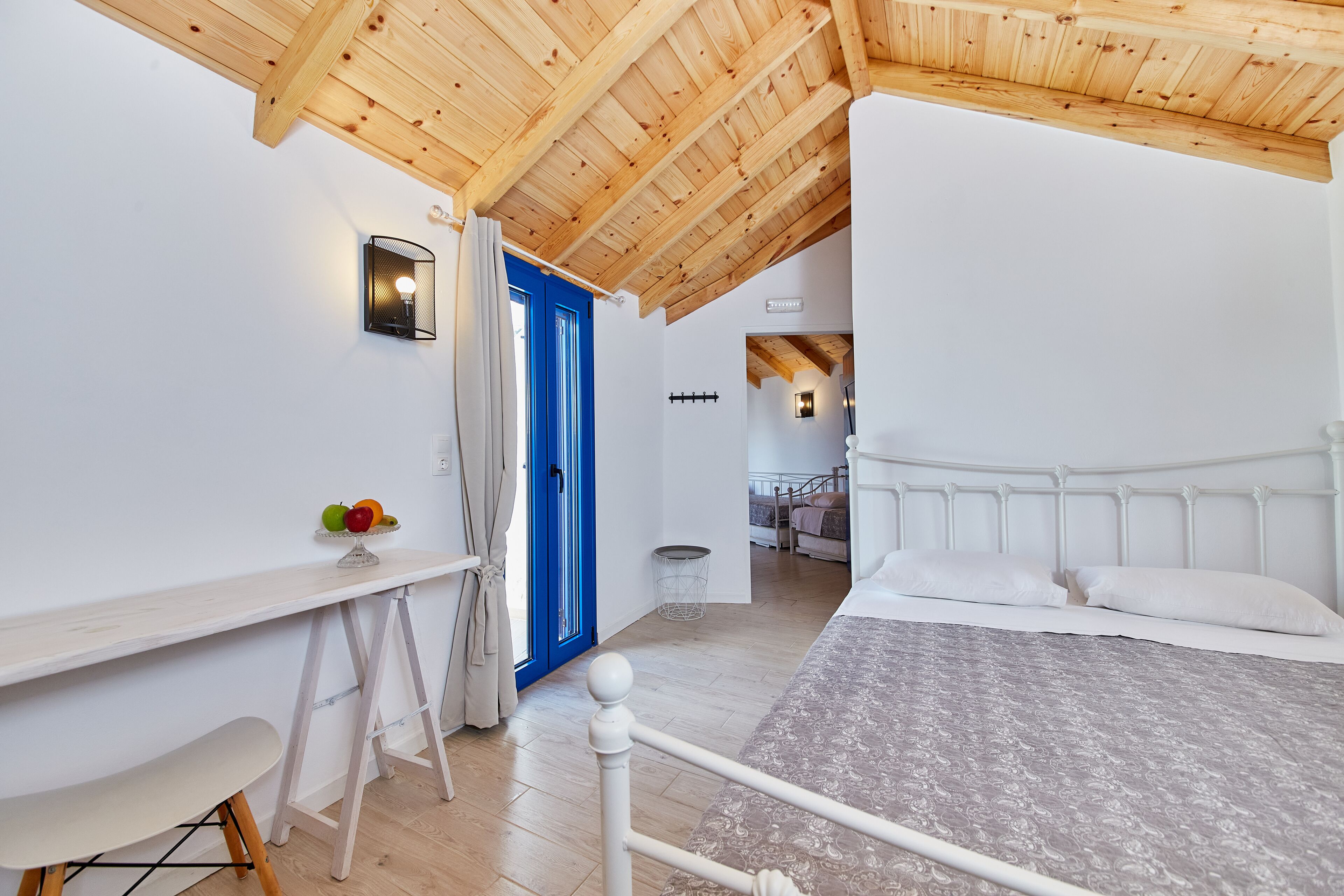 ลอฟท์สำหรับครอบครัว | ผ้าปูที่นอนฝ้ายอียิปต์, เครื่องนอนป้องกันสารก่อภูมิแพ้, มินิบาร์