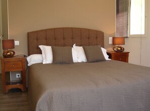 Dobbeltrom | Individuelt dekorert, individuelt innredet og skrivebord