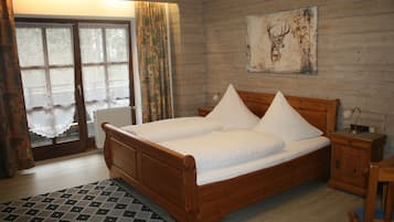 Double Room | In-room safe, individually decorated, desk, iron/ironing board