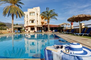 Outdoor pool, sun loungers