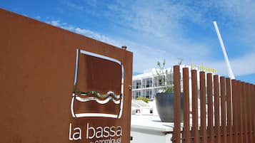 2 piscinas al aire libre, sombrillas, tumbonas