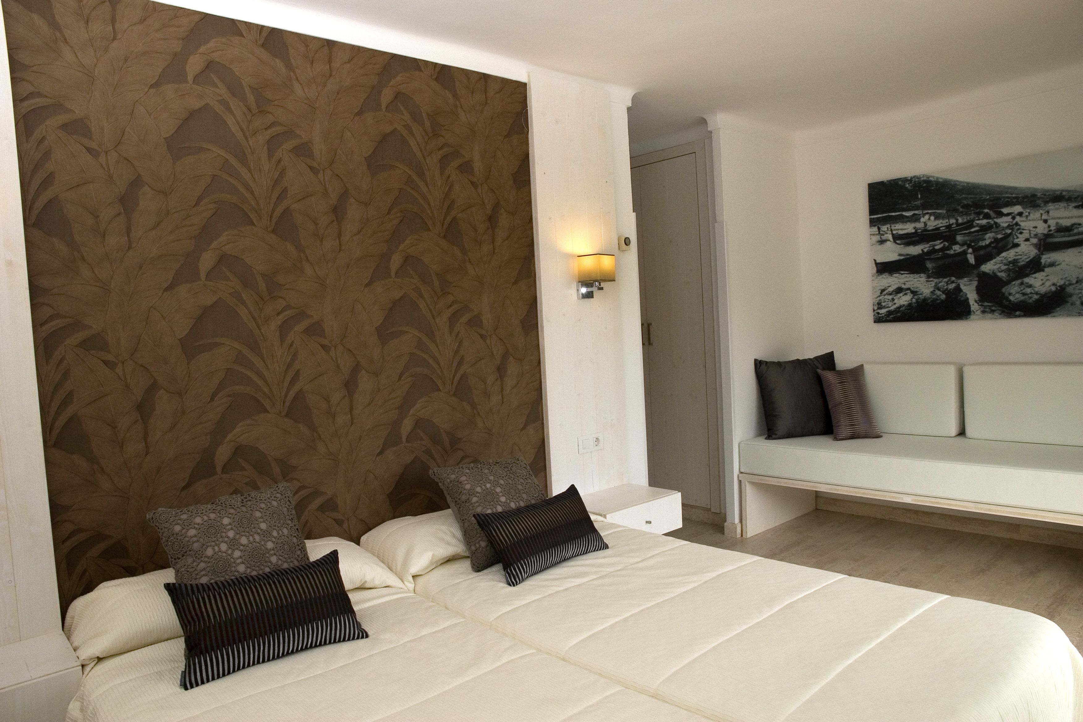 double room (with extra bed) | in-room safe, free wifi