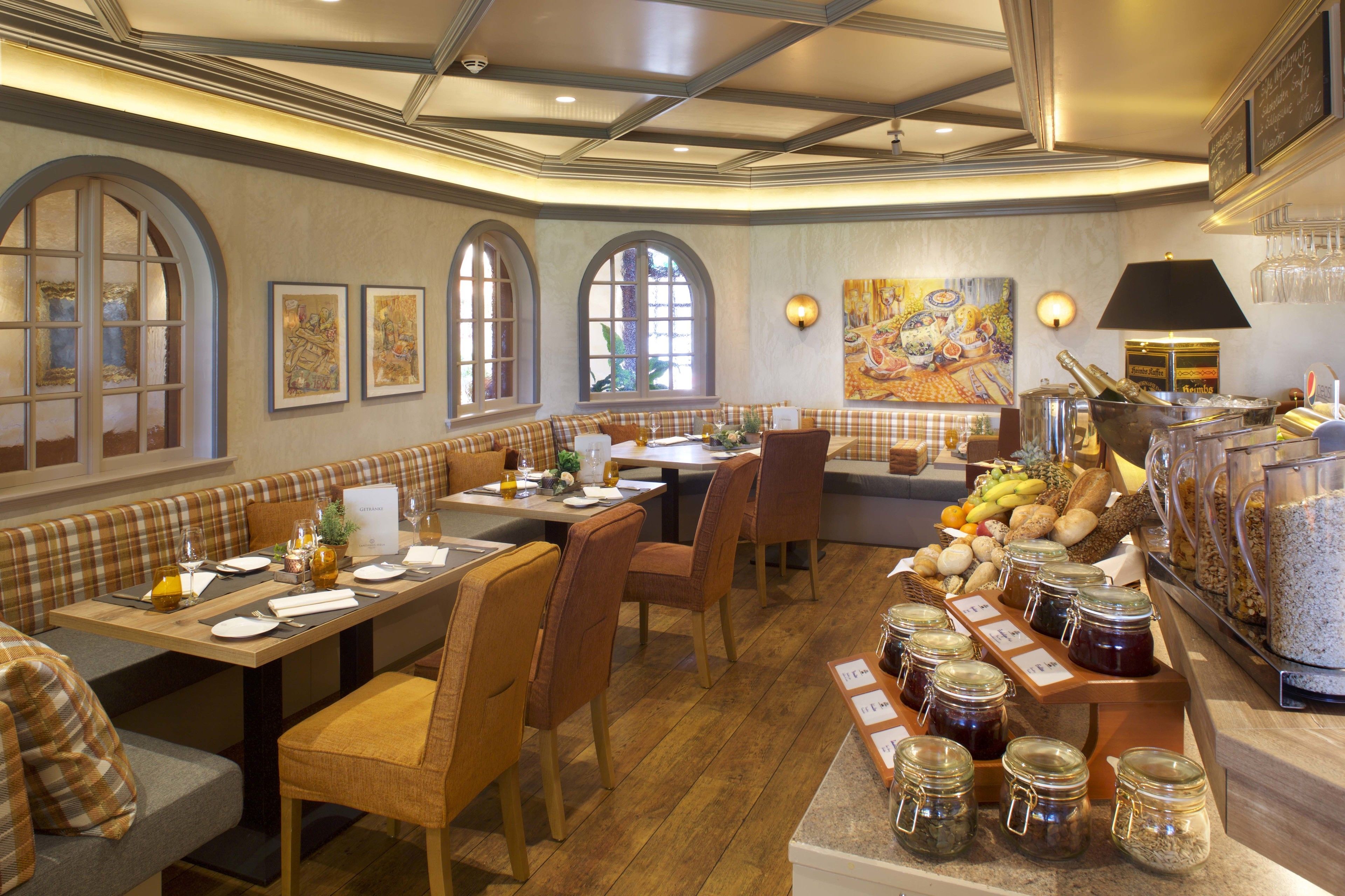 daily buffet breakfast for a fee