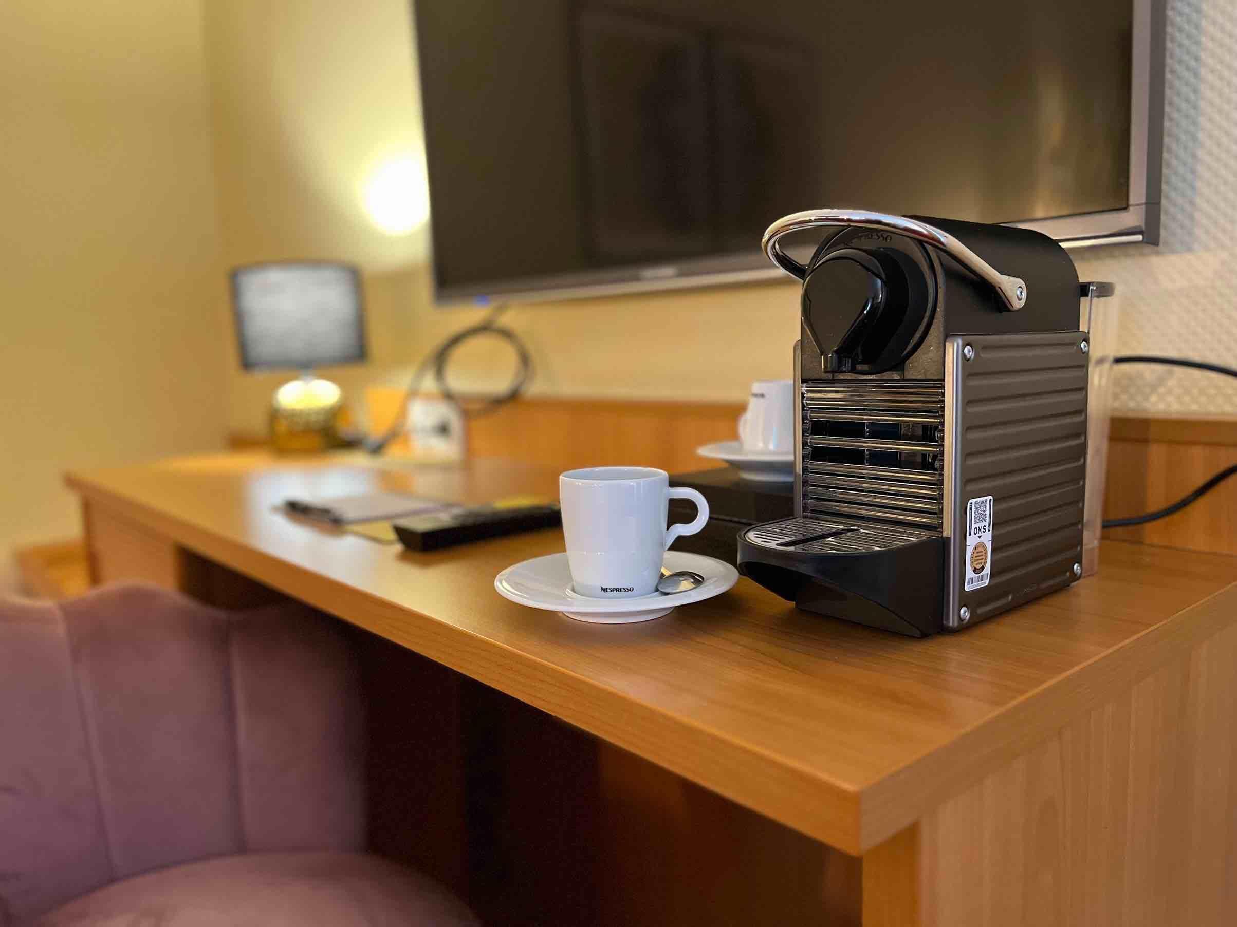 family room | living area | flat-screen tv