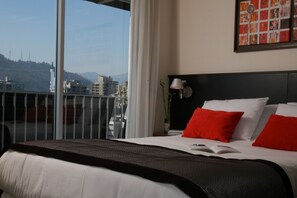 Minibar, in-room safe, desk, blackout drapes - Gen Rooms (Santiago)