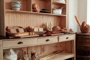 Free daily buffet breakfast - Gen Rooms (Santiago)