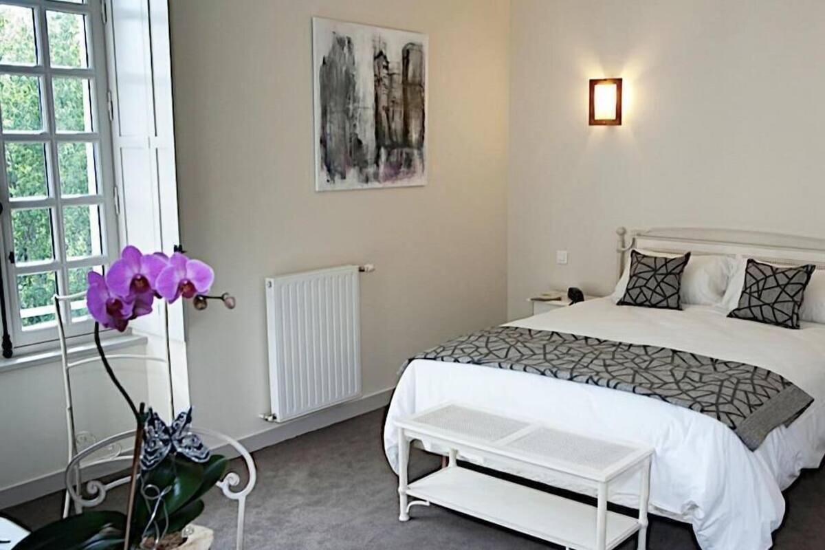 Double Room | Desk, free cots/infant beds, rollaway beds, free WiFi