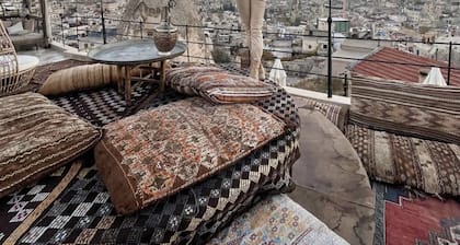 Divan Cave House