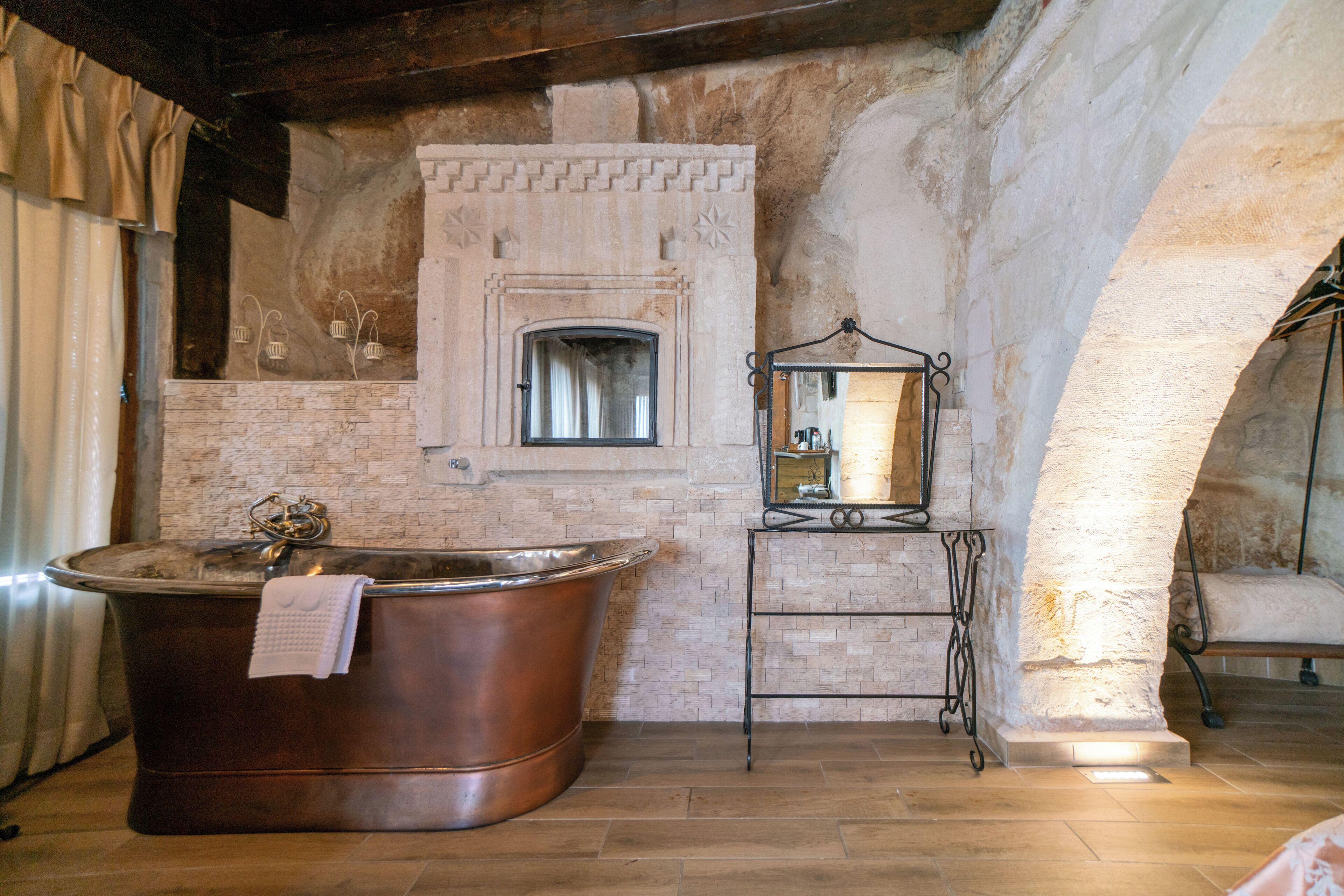 Photo - Divan Cave House