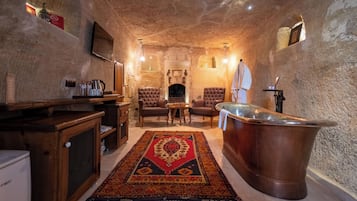 Suite | Premium bedding, in-room safe, desk, laptop workspace