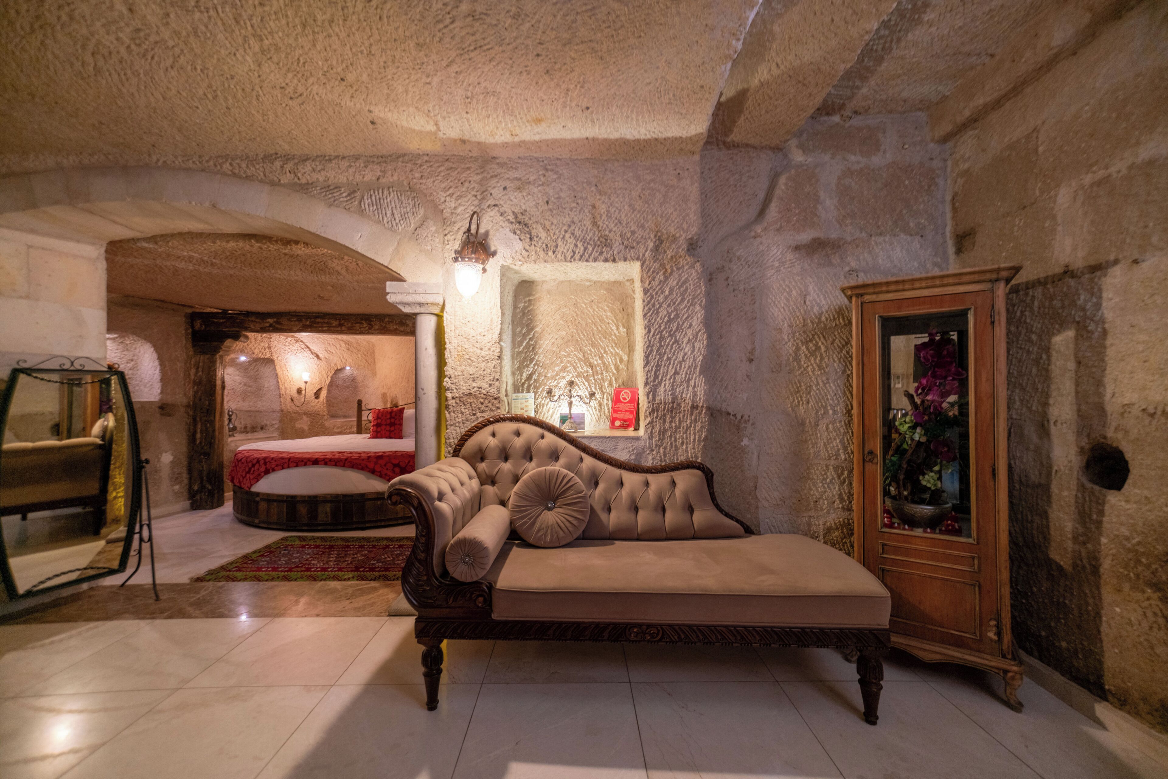 Photo - Divan Cave House