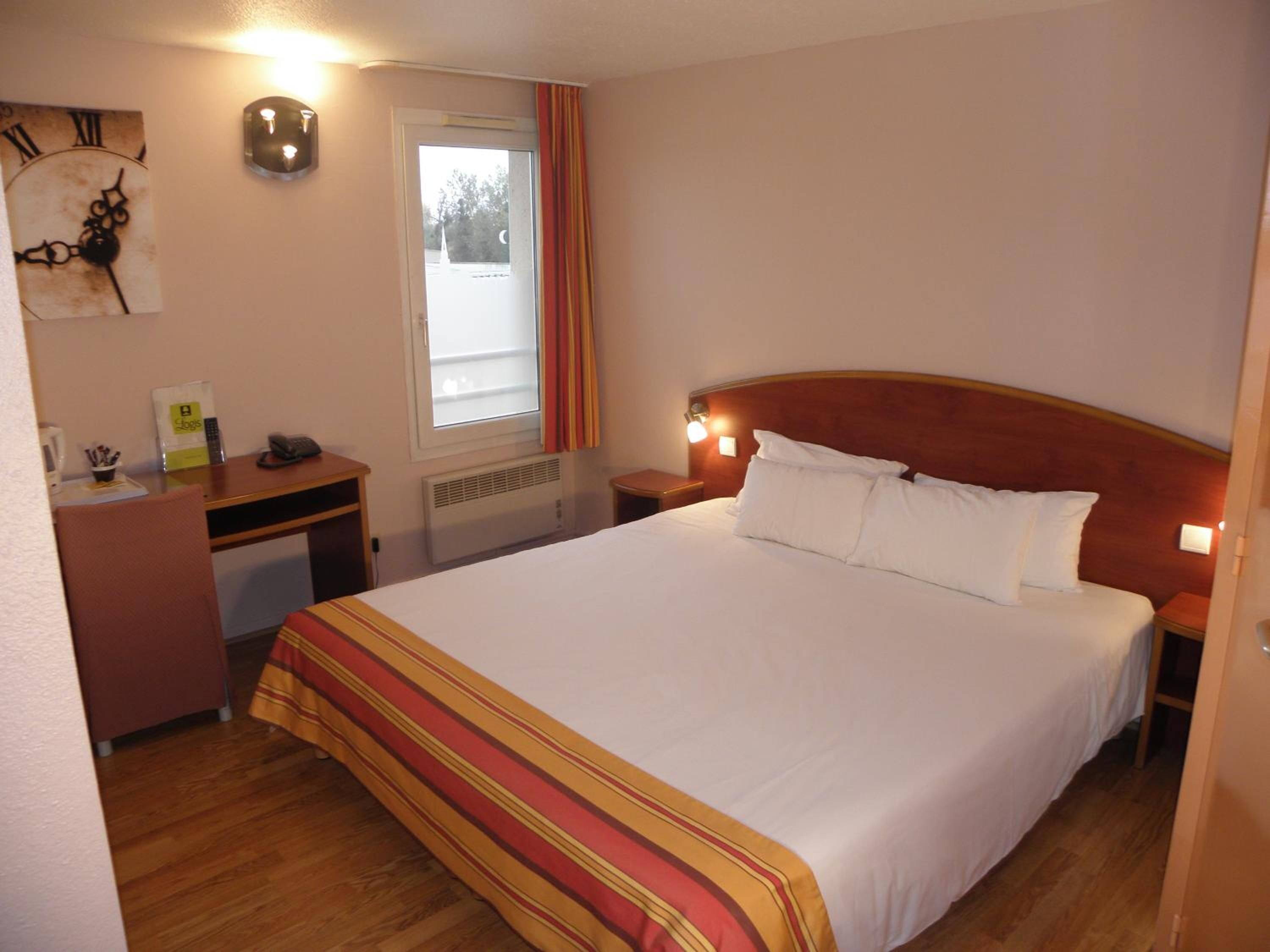 premium bedding, desk, iron/ironing board, free wifi