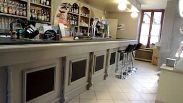 Snack bar